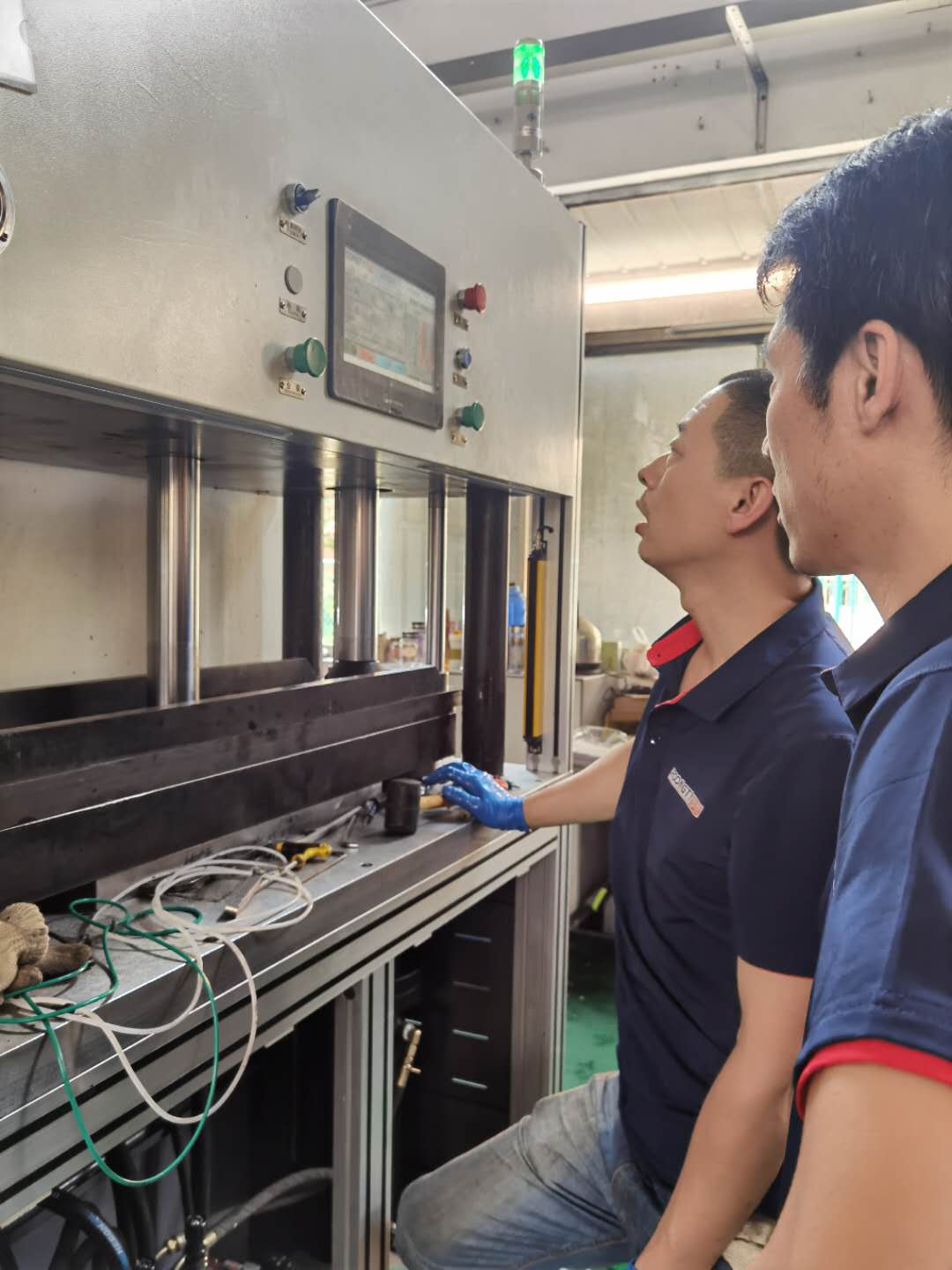 上海磨粒流：传统抛光的新篇章